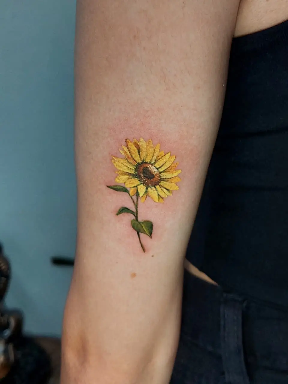 Tatuagem Flor Girassol Oxum Realista Colorida em Mogi das Cruzes por Cris Verbena