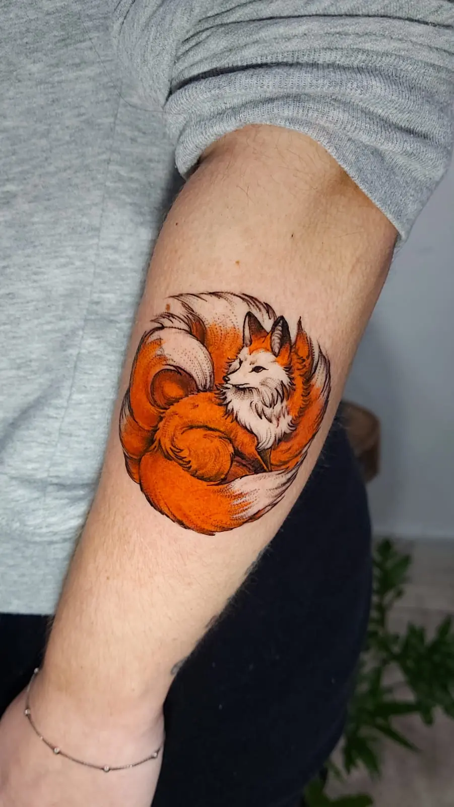 Tatuagem Raposa Colorida em Mogi das Cruzes por Cris Verbena